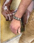 Bracciale con treccia in vero cuoio nero