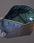 Pochette in pelle lavata  design sportivo nero pk4