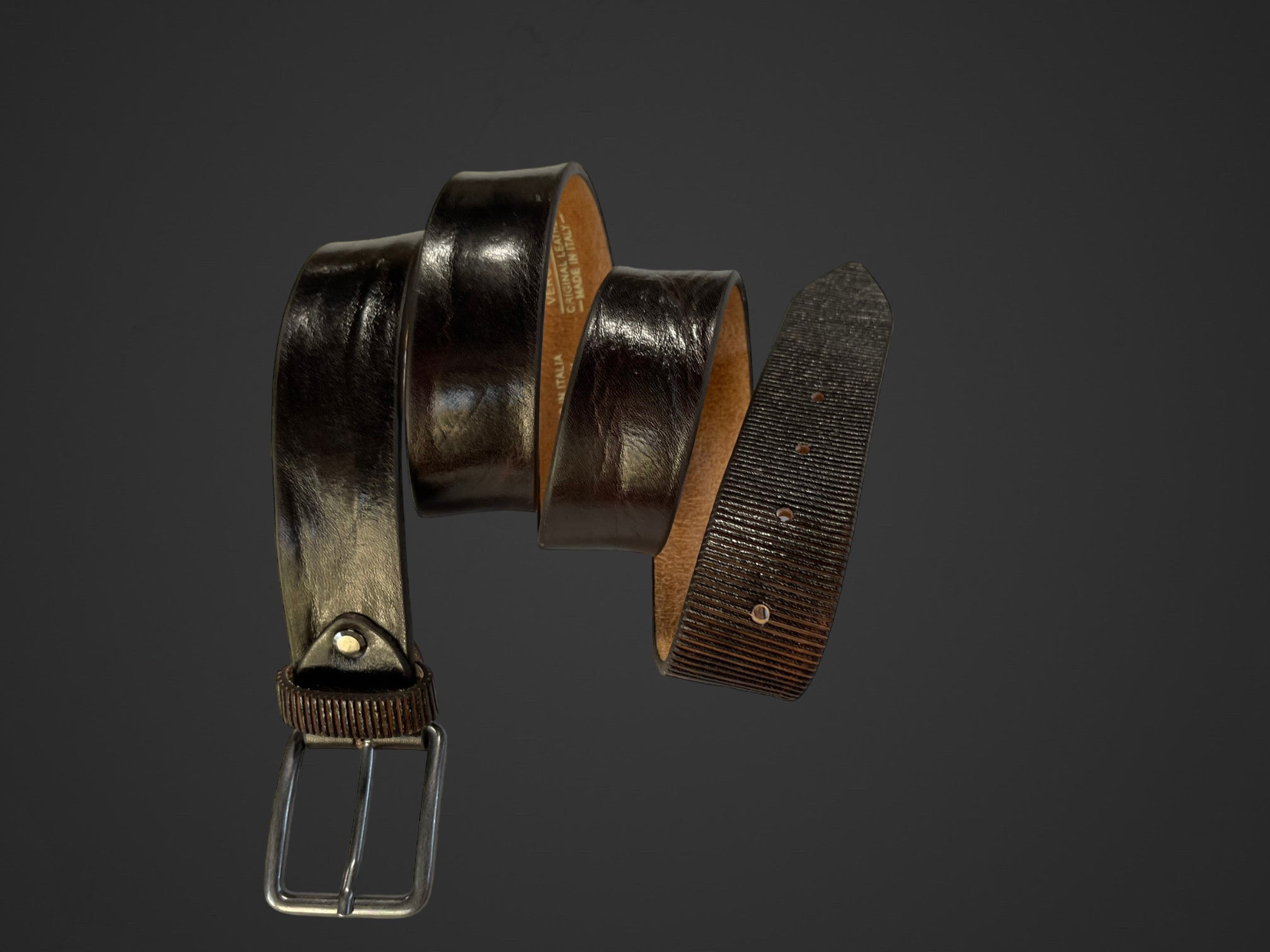 Cintura 035mm lavata e stropicciata con procedimento di ceratura estampo in punta