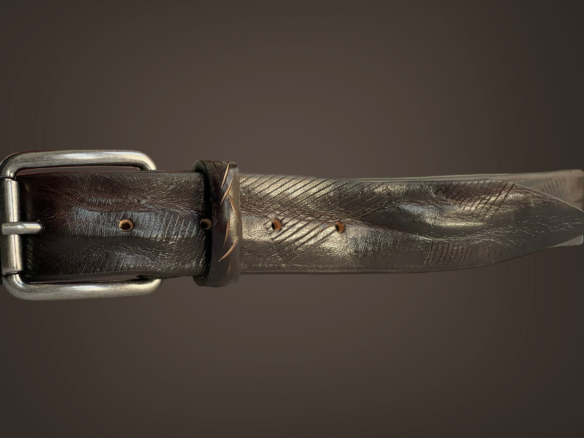 Cintura 035mm stropicciata a mano con aggiunta di stampo a graffi