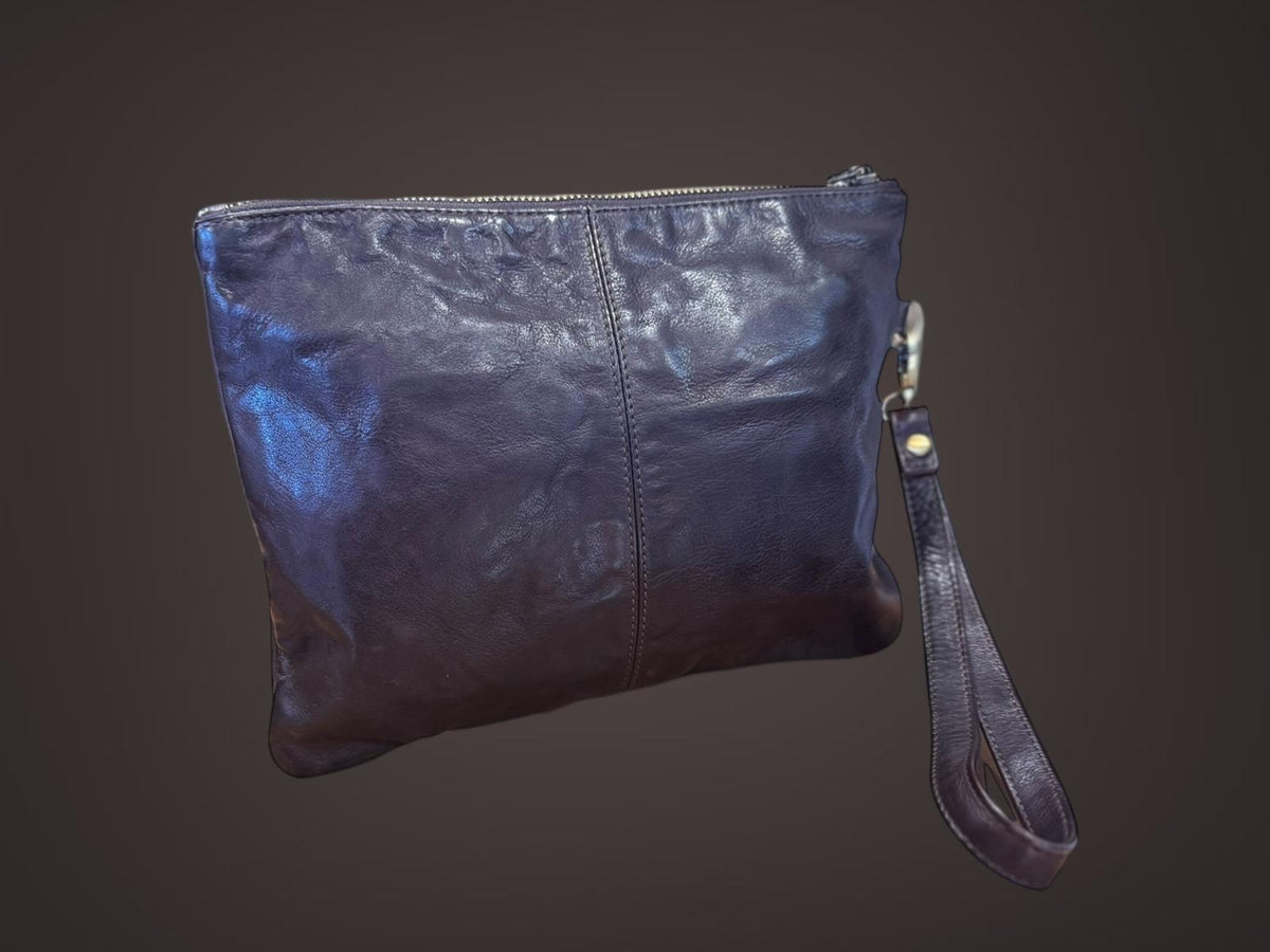 Pochette in pelle lavata  design sportivo nero pk4