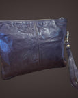 Pochette in pelle lavata  design sportivo nero pk4