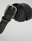 Cintura 035mm con procedimento di ingrassaggio. lavata e stropicciata a mano con stampa a taglio vivo