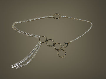 cintura costruita con una combinazione di ottone e strass antiallergici che la rendono sicura per la pelle sensibile.
